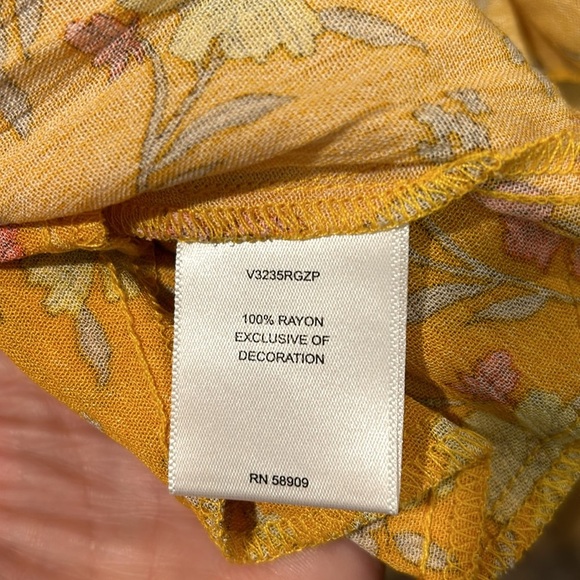 CHELSEA & VIOLET Floral Smocked Dress - Picture 9 of 11